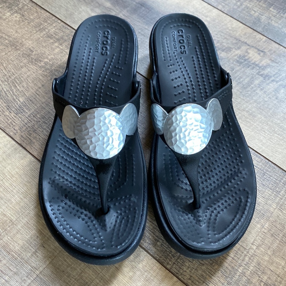 Crocs Metallic Sandals Size 8 W